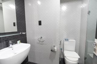 Spacious Studio Golf Course View Balcony - Dubai - 1
