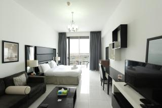 Spacious Studio Golf Course View Balcony - Dubai - 7