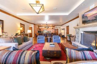 Great Bear Lodge 206 by East West Hospitality - Truckee - 7