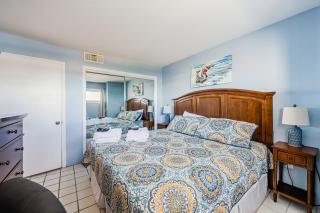 Octopus Garden 1BR, King Bed, Indoor & Outdoor Pool - Carolina Beach - 1