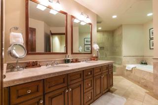 Great Bear Lodge 302 by East West Hospitality - 1