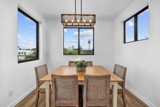 Rooftop Home With Ocean View & Private Parking - Oceanside - 7