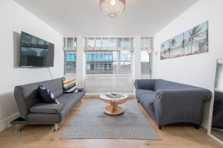 Wake Up in a Modern 2-Bed Apt in Central London - 0