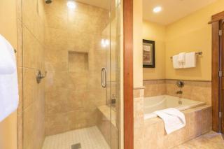 Iron Horse Lodge North 107 by East West Hospitality - 1