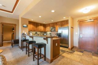 Iron Horse Lodge North 205 by East West Hospitality - 3