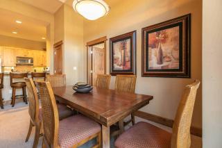 Iron Horse Lodge North 107 by East West Hospitality - 4