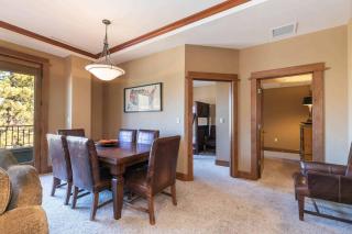 Iron Horse Lodge North 205 by East West Hospitality - 1