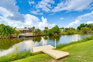 Canalfront Retreat with Heated Pool and Hot Tub! - Yonkers - 9