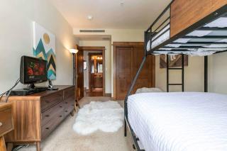 Iron Horse Lodge South 404 by East West Hospitality - Truckee - 3