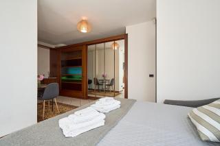 -LUMINOSA 5 STARS WITH BALCONY- Wifi Netflix 15 minutes from Duomo - Milaan - 5
