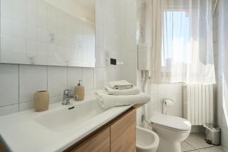-LUMINOSA 5 STARS WITH BALCONY- Wifi Netflix 15 minutes from Duomo - Milaan - 1