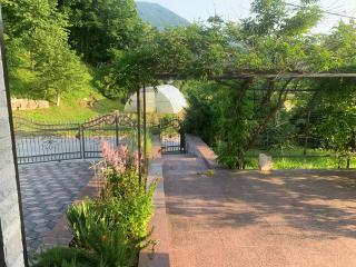 Relaxing Ilidza Villa with Lush Garden & BBQ in Sarajevo - Osenjače - 7