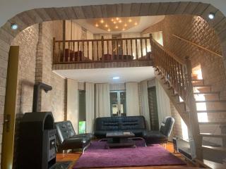 Relaxing Ilidza Villa with Lush Garden & BBQ in Sarajevo - Osenjače - 4