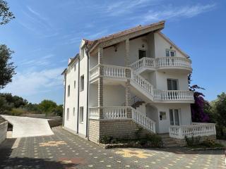 Apartmani Ljubica, Murter - Murter - 0
