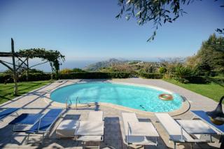 Villa Prima Italy with private pool and spectacular views - Torca - 0
