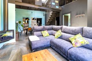 Black House Sorprendente casa estilo industrial - Olot - 0