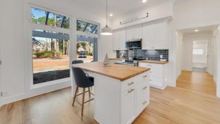 Litchfield Cottage home by Peace Vacations - 1