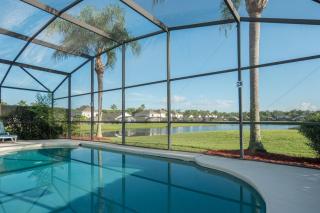 4 Bedroom villa in Lake Berkley, Private Pool Fantastic View, Free WiFi, Theme Parks All Around! - Kissimmee - 0