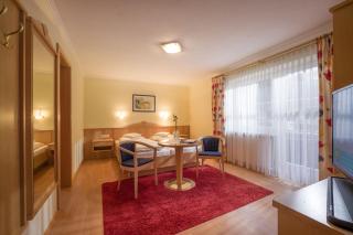 edelweiss lounge restaurant hotel pizza cafe billard gasthof - 1