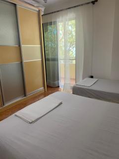 Sea side apartment - Golem - 7