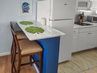 Cozy Studio Beachfront Condo - Romantic Getaway! - 1