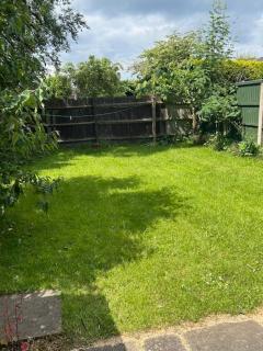Lovely 2 Bedroom House Recently re-furbished near the Lakeside Perton Village Wolverhampton - Tettenhall - 7