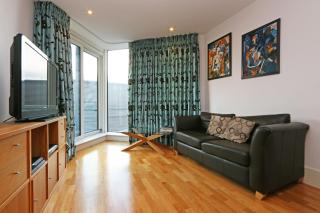 Riverside 1 Bed Apartment - London - 9