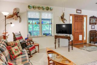 Peaceful Harrison Duplex with Porch and Grill! - 7