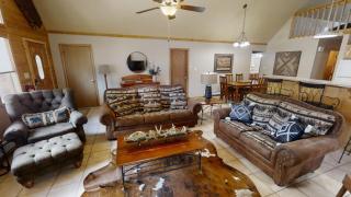 McCues Mountain Retreat - WiFi - Satellite - Washer - Dryer - Near The River - Fireplace - Grill - 7