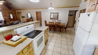 McCues Mountain Retreat - WiFi - Satellite - Washer - Dryer - Near The River - Fireplace - Grill - 6