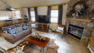 McCues Mountain Retreat - WiFi - Satellite - Washer - Dryer - Near The River - Fireplace - Grill - 1