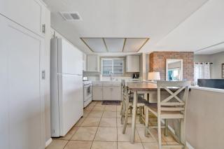 3607 Seashore Dr A - 1