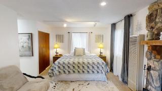 Ridgeview Lodge - Fenced Yard - Satellite - WiFi - Washer - Dryer - Grill - Fireplace - Red River - 6