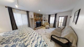 Ridgeview Lodge - Fenced Yard - Satellite - WiFi - Washer - Dryer - Grill - Fireplace - Red River - 3