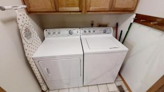 River Charm Lodge - On the River - WiFi - Fireplace - Washer - Dryer - Grill - Red River - 1