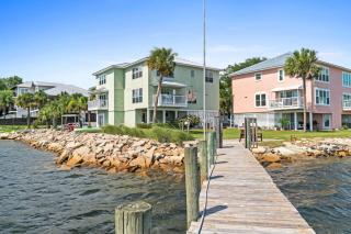 Spacious 3-Story Bayfront Home Perfect for Family Fun & Relaxation - 7