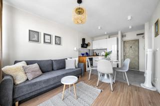 Hala Mirowska Apartment - 9th Floor, City View - by Rentujemy - Varsavia - 0