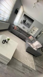 Next2Airport - Appartement House of Lions - Ransart - 0