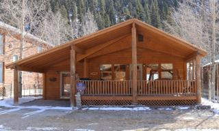 Holiday Haus - Large Deck - WiFi - Grill - Fire Pit - Washer - Dryer - Red River - 0