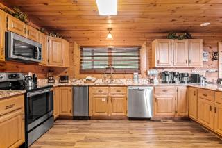Dancing Bear Lodge by Stony Brook Cabins - 2