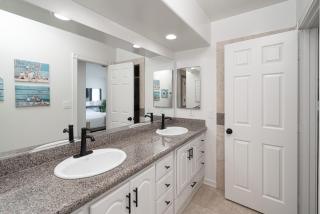 4821 River Ave - 2