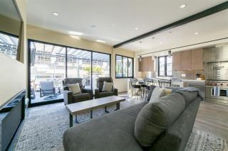 501 E Bay Ave - Newport Beach - 2