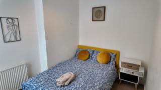 2 bedroom house perfect for contractors - 3