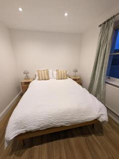 Modern, spacious one bed flat in heart of Monmouth - Monmouth - 2