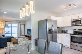 Newly Reno - Backyard Oasis, South Tampa Pool Home - Tampa - 9