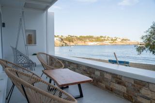 Beachfront cycladic suite Irene Apartments boutique hotel - 9