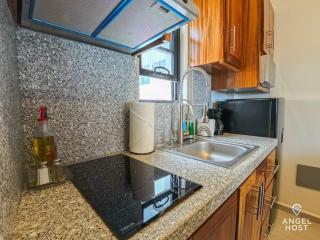 Oceanview Studio Smart TV Pool Beach 5-min Walk - 3