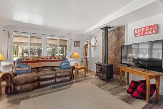 New! Break at 208, walk to lake, park, downtown, hospital - pet-friendly - McCall - 3