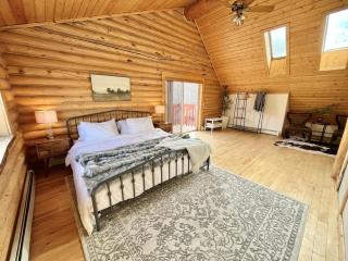 Large Off-Grid Luxury Cabin- creek land & views - McCammon - 0