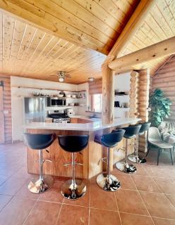 Large Off-Grid Luxury Cabin- creek land & views - McCammon - 6